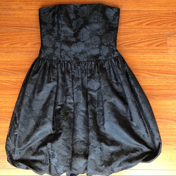 Ann Taylor Dresses & Skirts - Ann Taylor sz 12 strapless floral flare dress